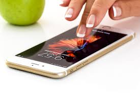 Hvor mye er egentlig elevene på Ris på mobilen?